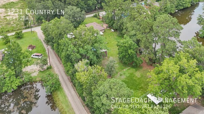 Building Photo - 1231 Country Ln