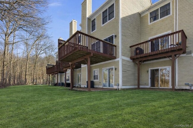 Building Photo - 305 Glenwood Dr