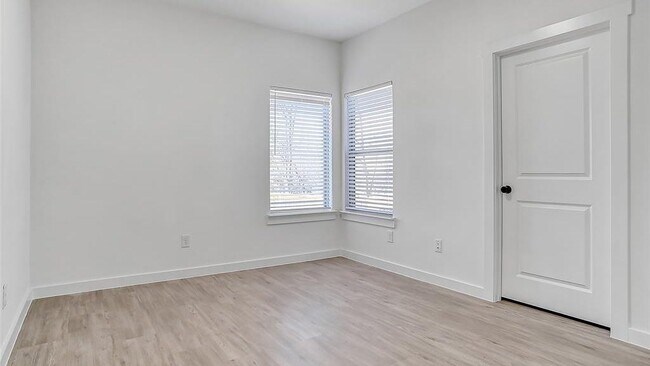 Building Photo - 1219 Bells Dr