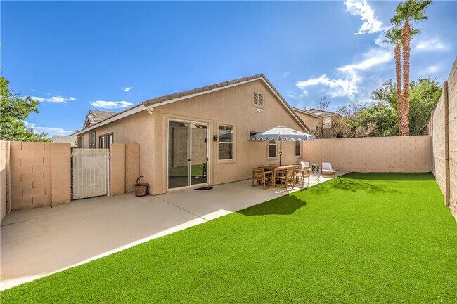 Building Photo - 10762 Flame Vine Ct