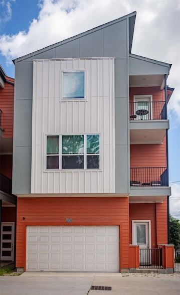 Building Photo - 1507 Hickory St