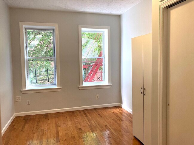 Building Photo - 5600 Hudson Ave