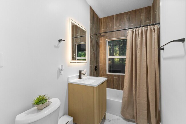 Building Photo - 3750 Totem Ln