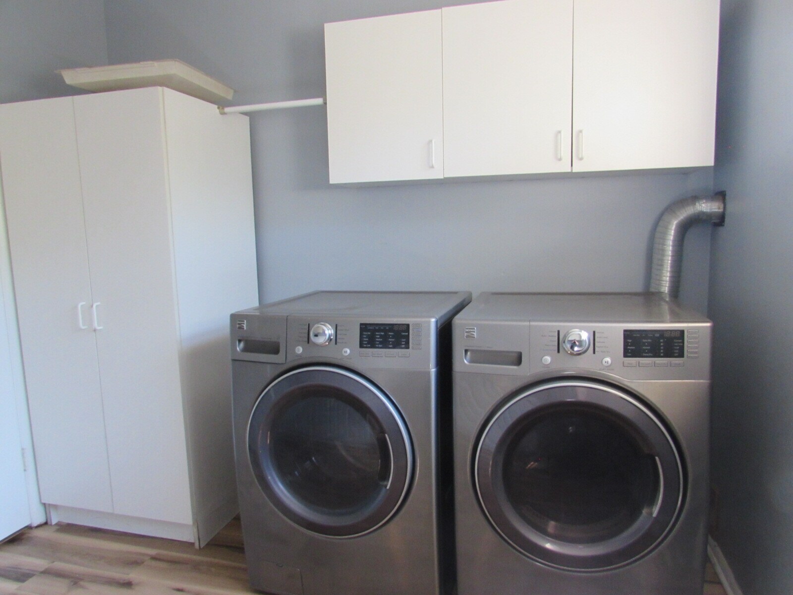 Building Photo - 2116 Bookcliff Ave