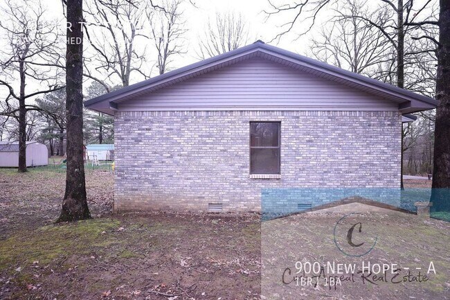 Building Photo - Move in special $500!!  Beautifully renova...