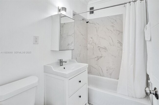 Building Photo - 1656 Polk St