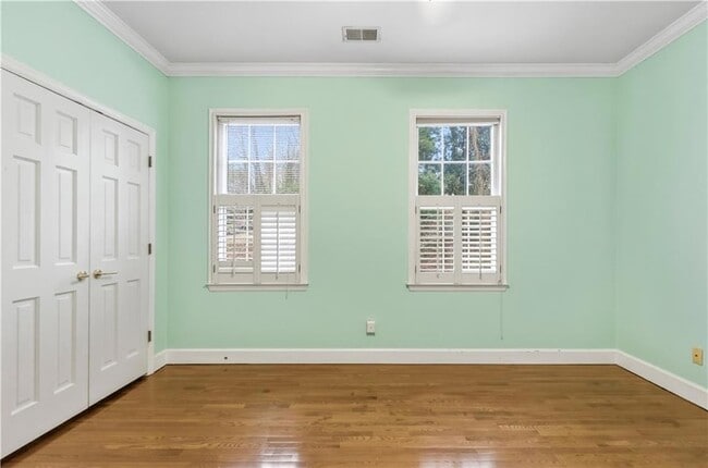 Building Photo - 430 W Wesley Rd NW