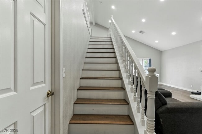 Building Photo - 3280 Dayflower St