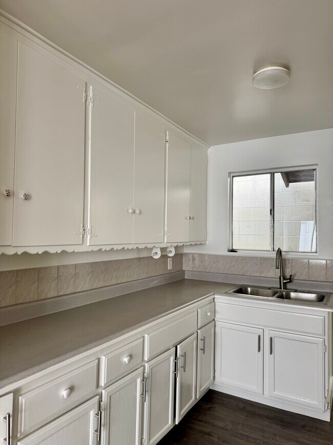 Building Photo - 13429 Beach Ave