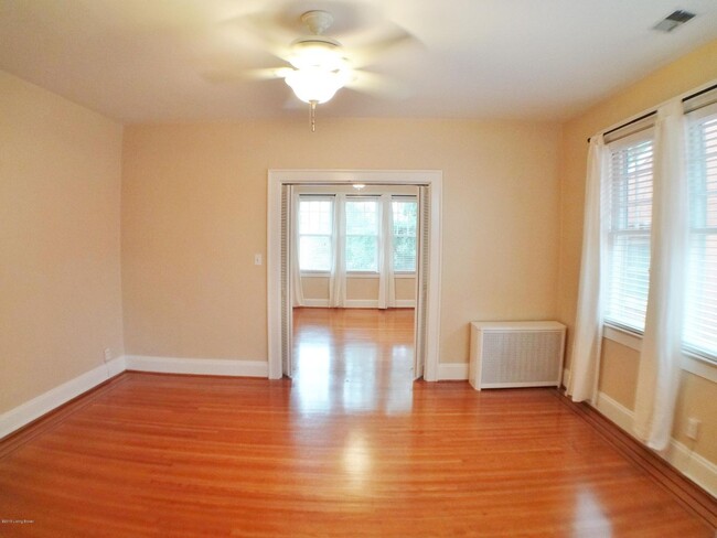 Building Photo - Beautiful 1BR condo in the Highlands