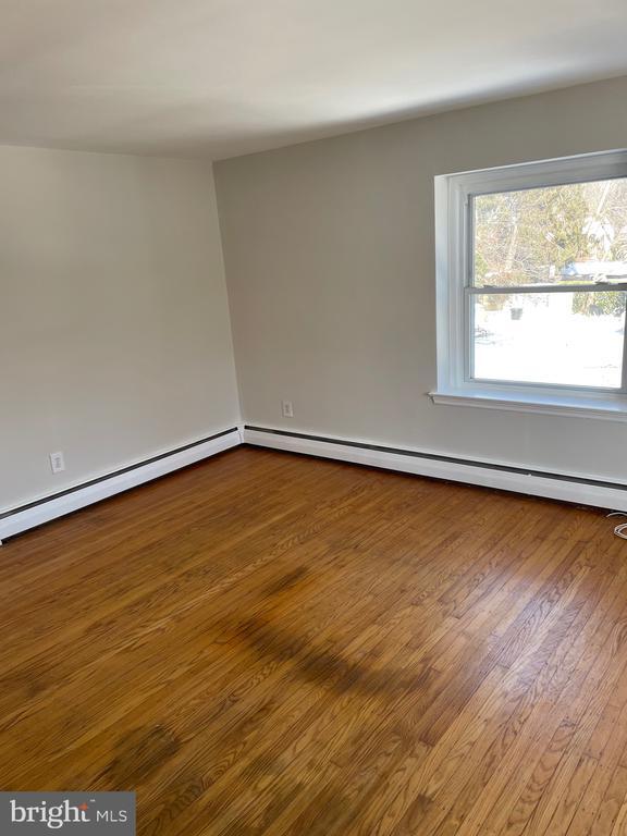 Building Photo - 134 4th Ave