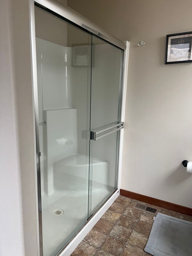 Building Photo - Beautiful 4 Bedroom in Ferndale!