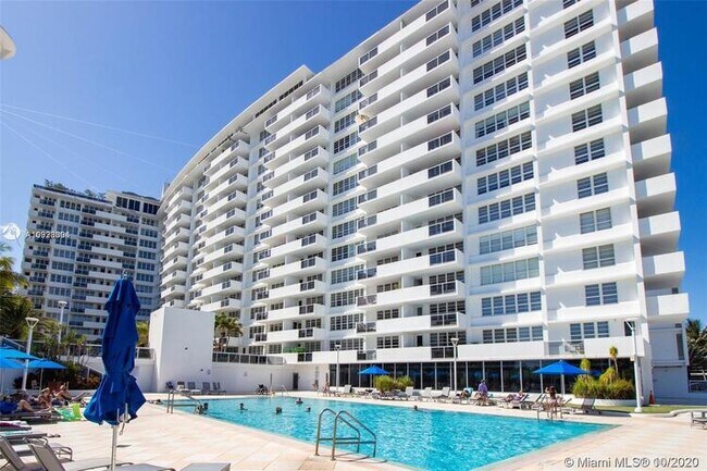 Building Photo - 100 Lincoln Rd