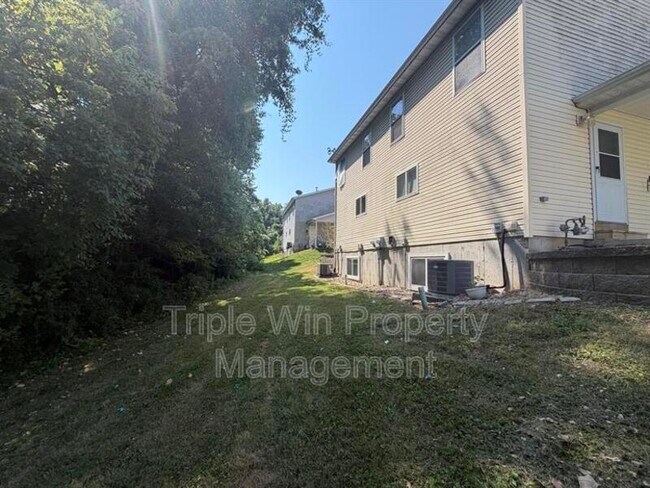 Building Photo - 226 Diekamp Ln