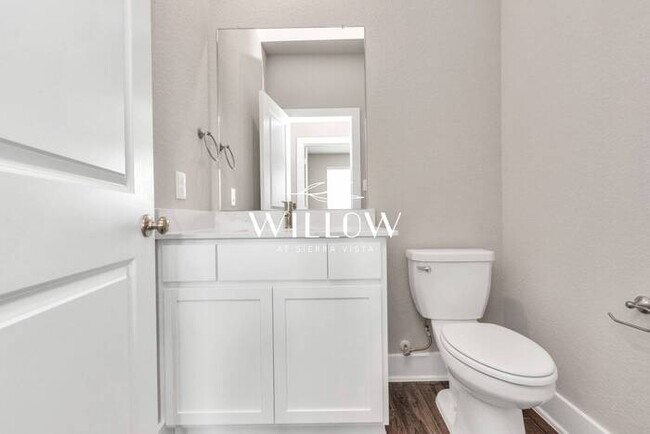 Building Photo - Spacious 4-Bedroom Home – 6 Weeks FREE Rent!