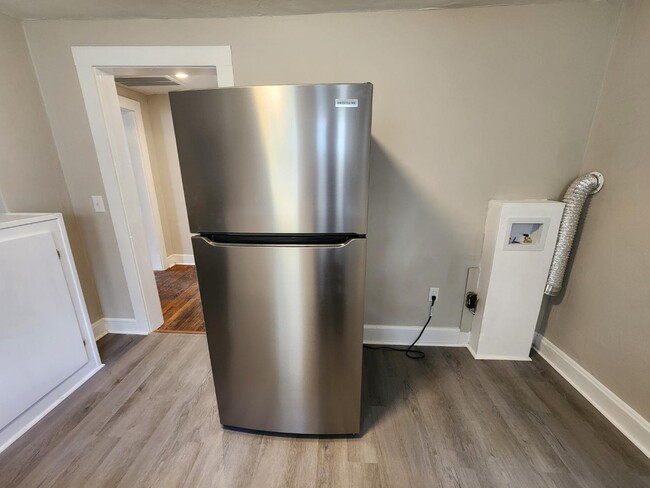 Building Photo - 829 Centre Ave NW