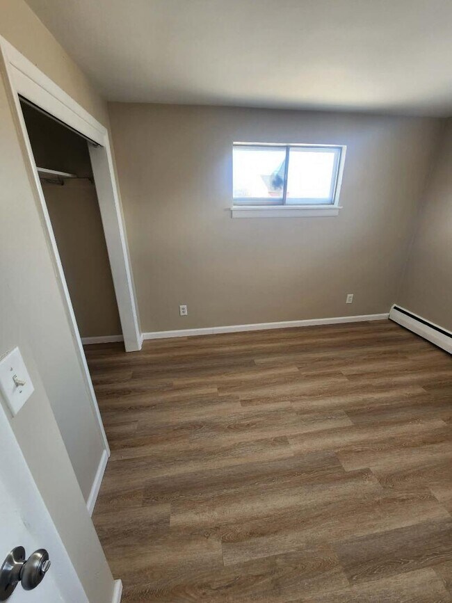 Building Photo - 1654 Abbott Rd