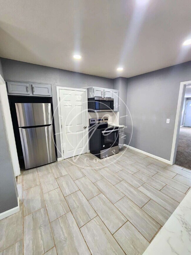 Building Photo - Brand New! Central Air! Full Basement! Det...