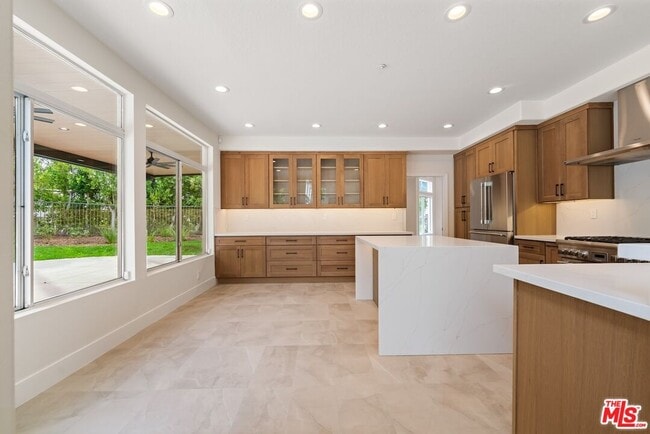 Building Photo - 18500 St Moritz Dr