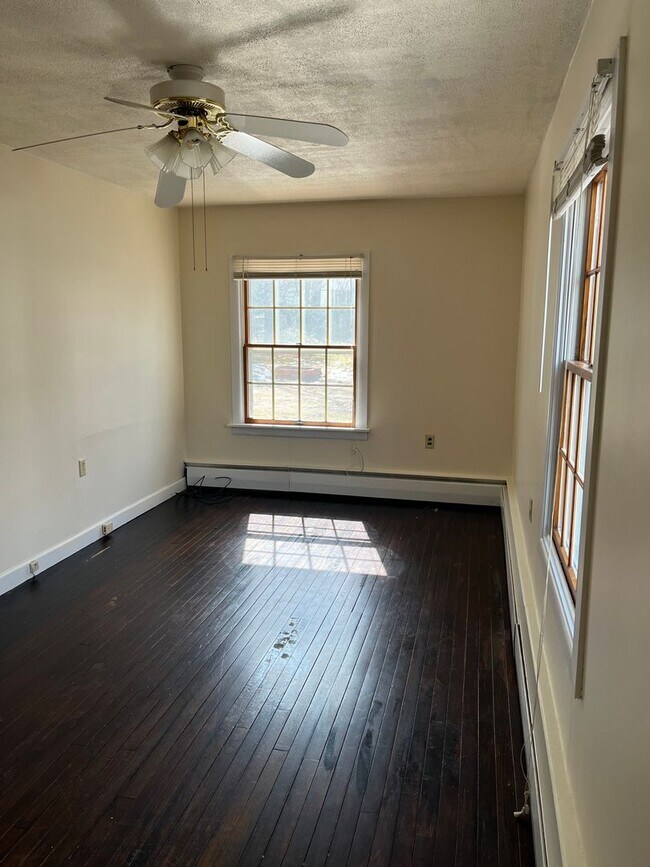 Building Photo - 940 Woodlawn St