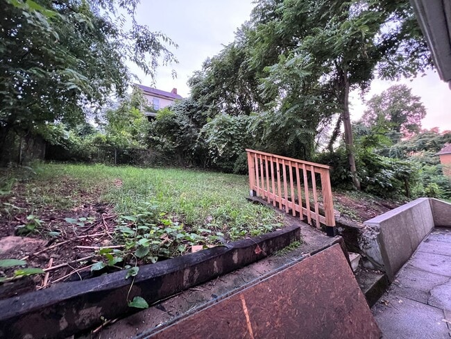 Building Photo - Updated 2BR Townhouse now showing!