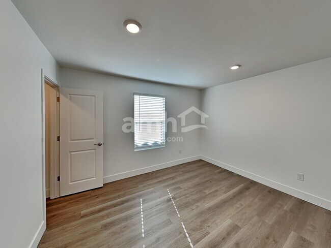 Building Photo - 7430 Keller Ln