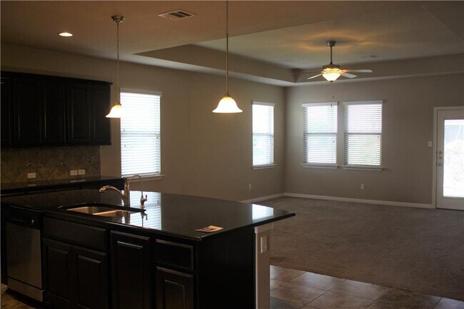 Building Photo - 662 Hot Spring Valley