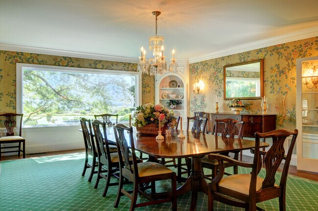 Building Photo - 18 Further Ln