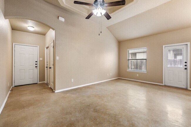 Building Photo - RECEIVE 50% OFF YOUR 1ST MONTHS RENT WHEN YOU SIGN A 12 MONTH LEASE!