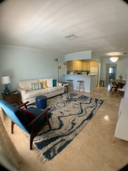 Building Photo - 3215 NE 15th St