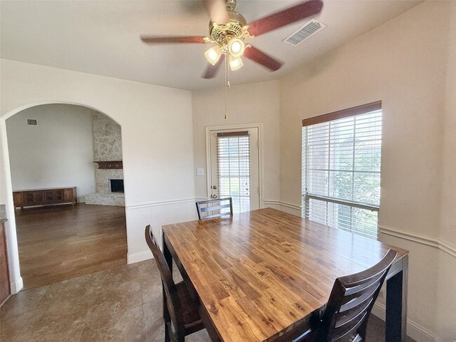 Building Photo - 6413 Fitzgerald Dr