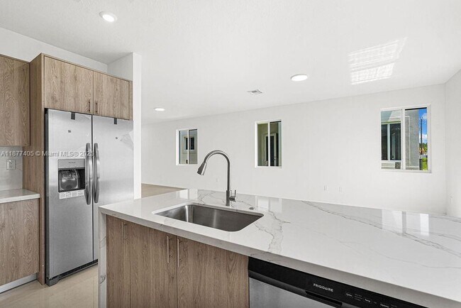 Building Photo - 22445 SW 125th Ave