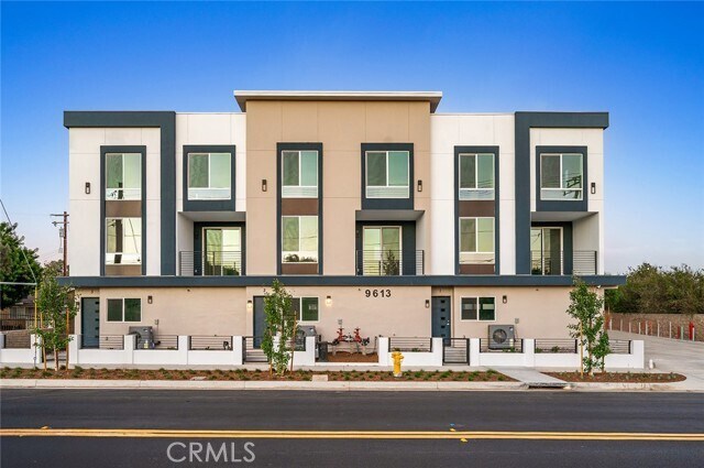 Building Photo - 9613 Juniper Ave