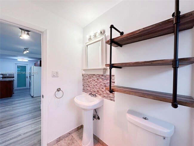 Building Photo - 363 Washington Ave