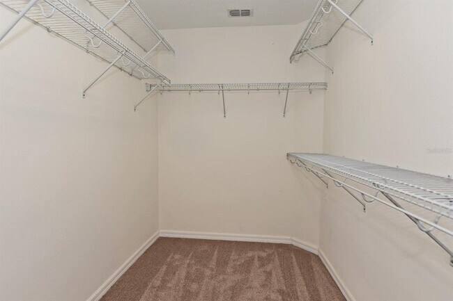 Building Photo - 807 Featherstone Ln