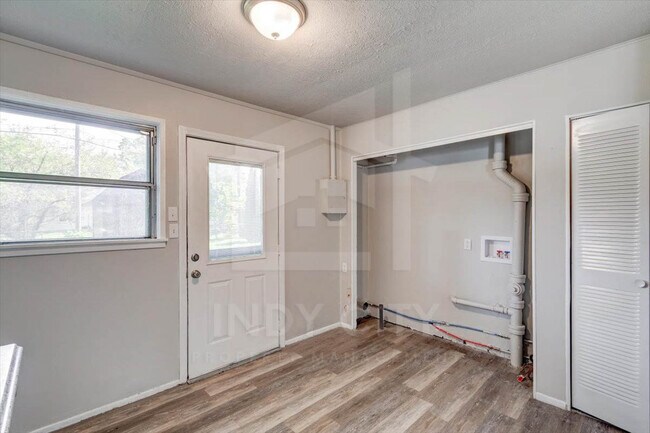 Building Photo - 7315 E 53rd St