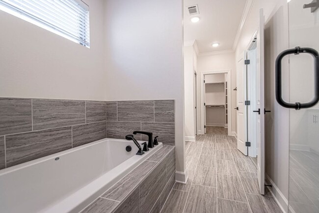 Building Photo - Newer Construction 3 bed 2 1/2 Bath, 2,020 sqft in West Little Rock