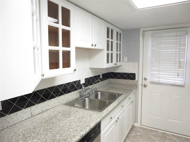 Building Photo - 12633 Memorial Dr