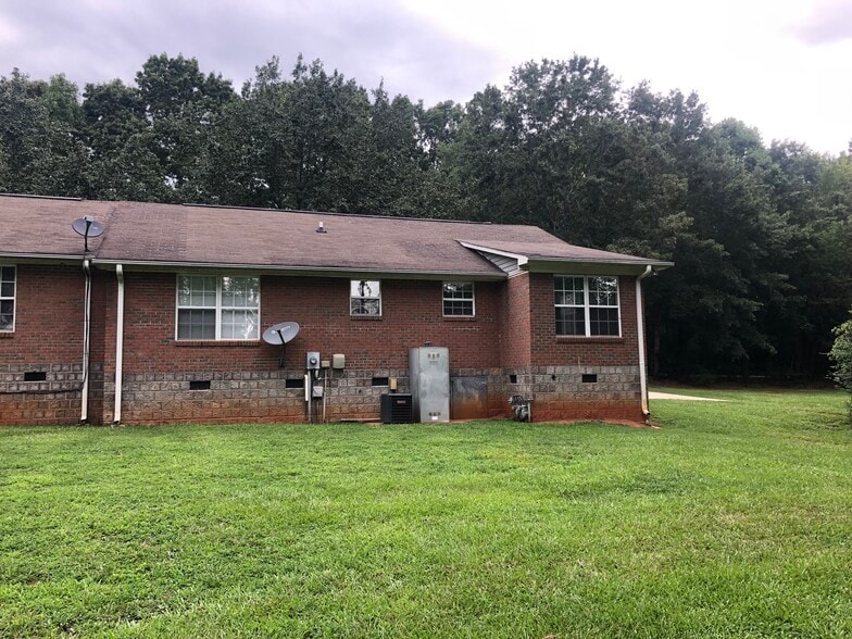 Building Photo - 254 Sloans Grove Rd