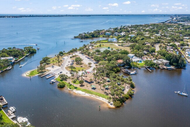 Building Photo - 693 Orange Blossom Dr