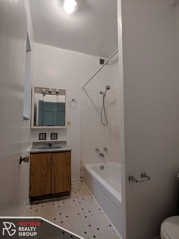 Building Photo - 2319 N Kedzie Blvd