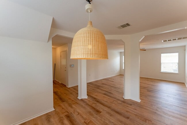 Building Photo - 1225 Anise Dr