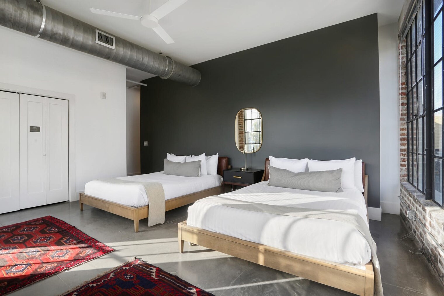 Building Photo - 822 Howard Ave