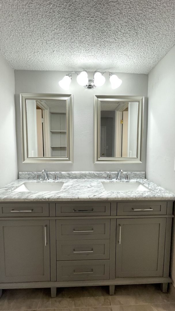 Building Photo - Spacious 2-Bedroom in Jupiter with 2.5 Baths!