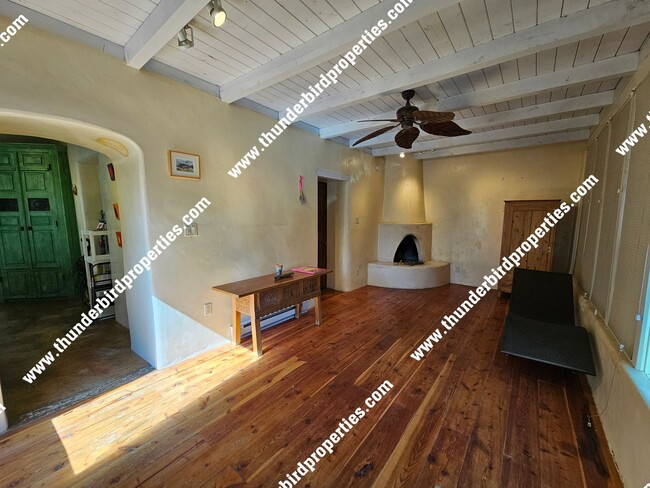 Building Photo - Charming Historic Tesuque Home – Fully Fur...