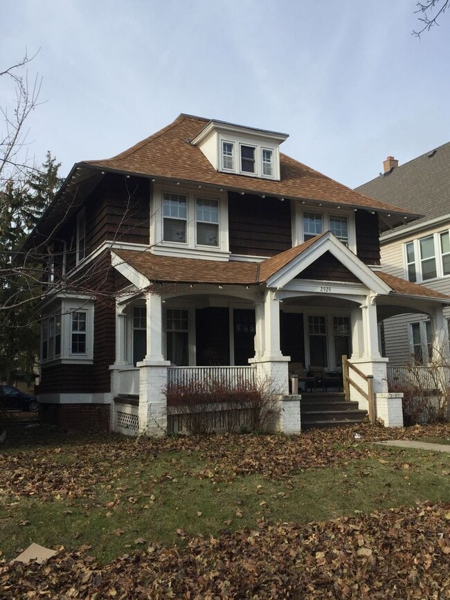 Building Photo - Maryland 6Bdrm House blocks from UWM Campus