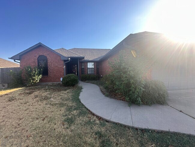 Building Photo - 6816 SW Drakestone Blvd