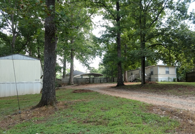 Building Photo - 1 Fews Chapel Rd