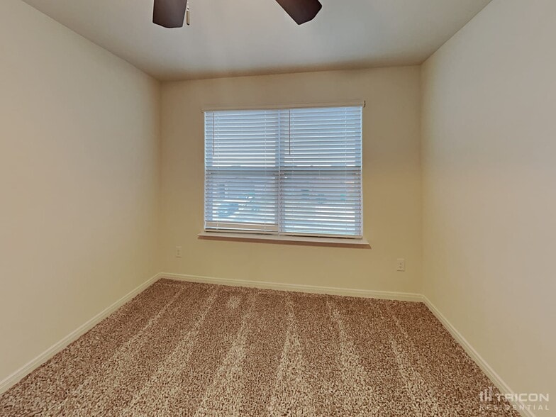 Building Photo - 921 Mallorie Ln