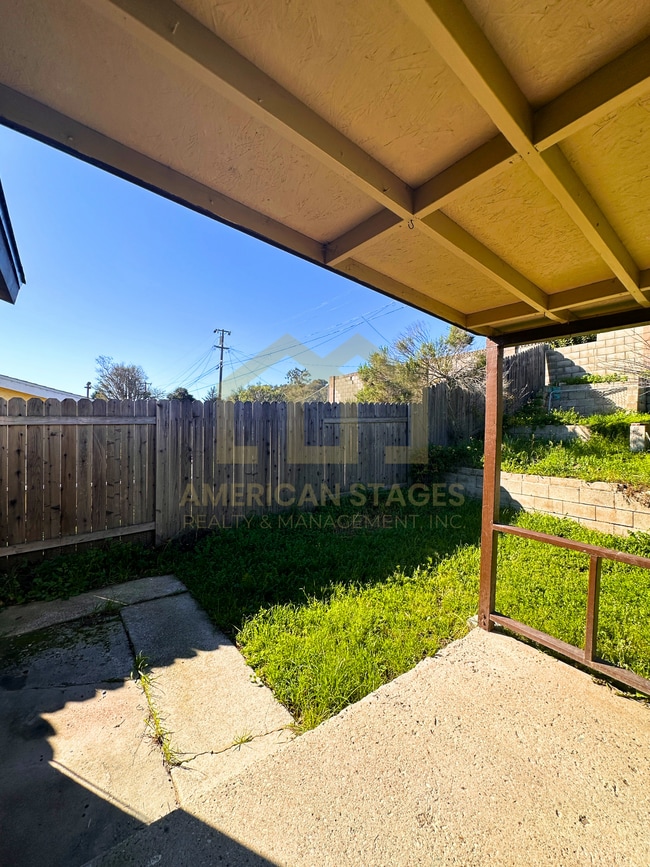 Building Photo - 3855 Via Mondo